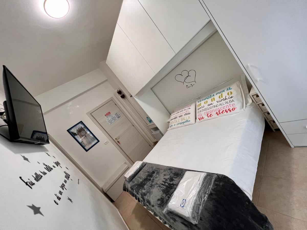 Bed and Breakfast Mare D'Amare Сан-Бенедетто-дель-Тронто Екстер'єр фото